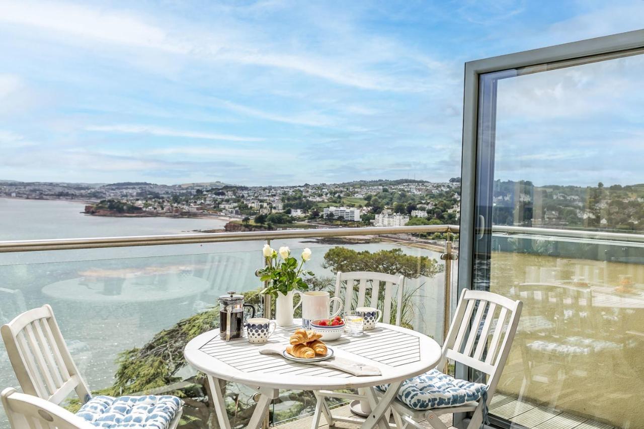 A7 Masts - Striking Beach Bolthole Apartment With Beautiful Sea Views Private Balcony & Parking Torquay Exteriör bild