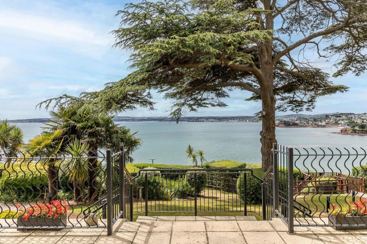 A7 Masts - Striking Beach Bolthole Apartment With Beautiful Sea Views Private Balcony & Parking Torquay Exteriör bild