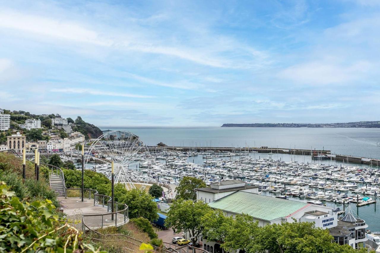 A7 Masts - Striking Beach Bolthole Apartment With Beautiful Sea Views Private Balcony & Parking Torquay Exteriör bild