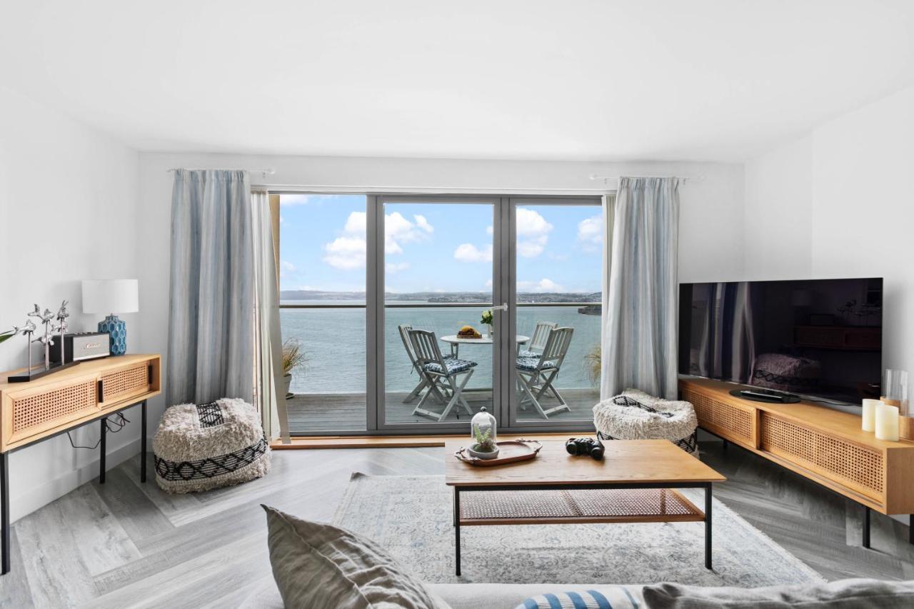 A7 Masts - Striking Beach Bolthole Apartment With Beautiful Sea Views Private Balcony & Parking Torquay Exteriör bild